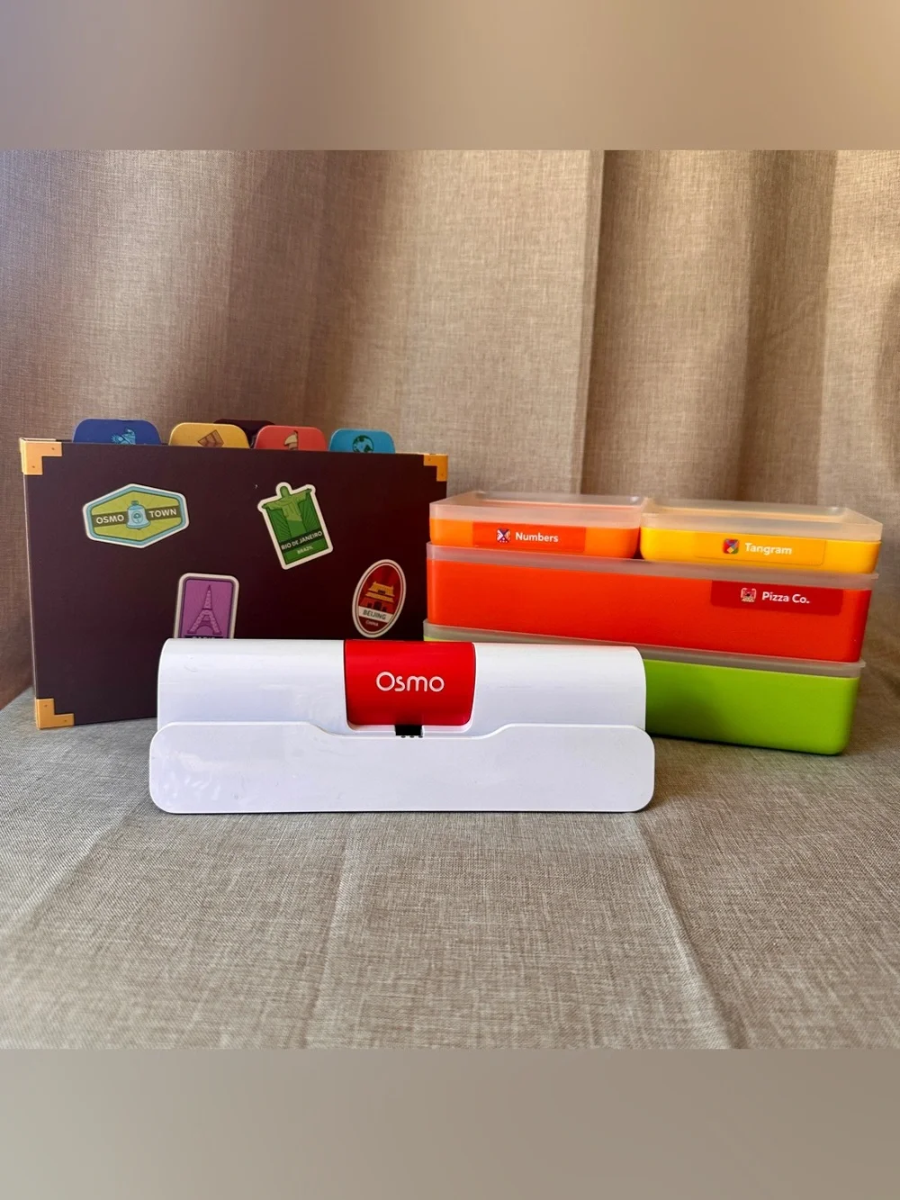 Osmo Genius bundle IPad base, Pizza Co, coding, detective agency, Tanagram, math